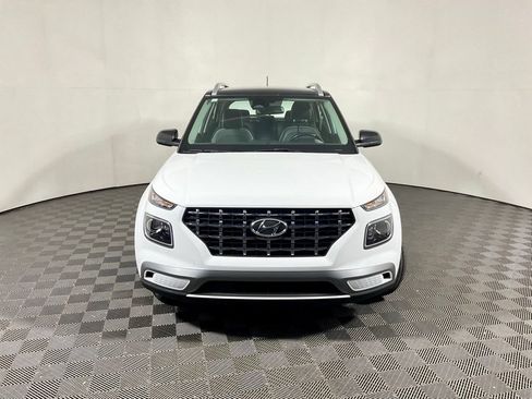 Used 2023 Hyundai Venue Limited w/ Cargo Package FWD image 8