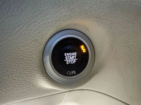 Used 2019 Chrysler Pacifica Limited FWD image 17