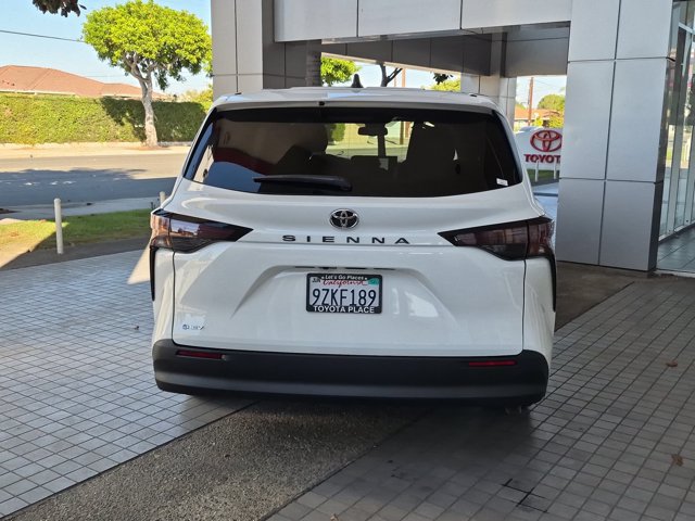 Certified 2026 Toyota Sienna LE FWD image 10