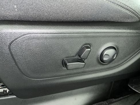 Used 2025 RAM 1500 Big Horn AWD/4WD image 14