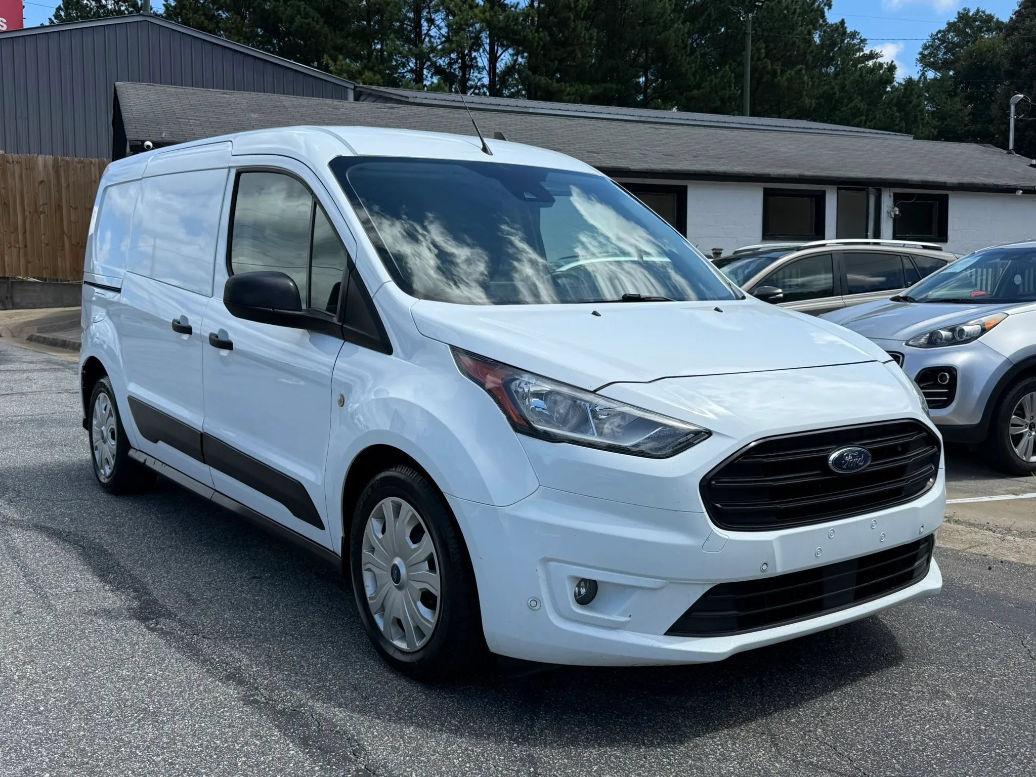 Used 2022 Ford Transit Connect XLT FWD image 2