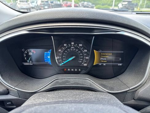 Used 2016 Ford Fusion SE w/ Equipment Group 202A FWD image 9