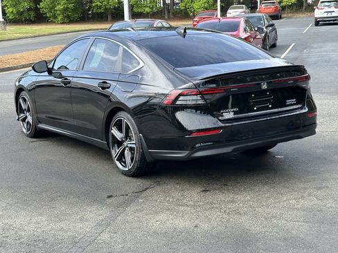Used 2025 Honda Accord Sport image 11