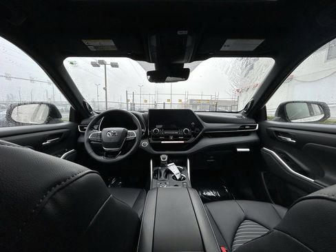 New 2026 Toyota Highlander XSE image 19