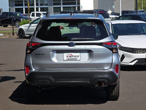 Used 2026 Subaru Forester Premium AWD/4WD image 5