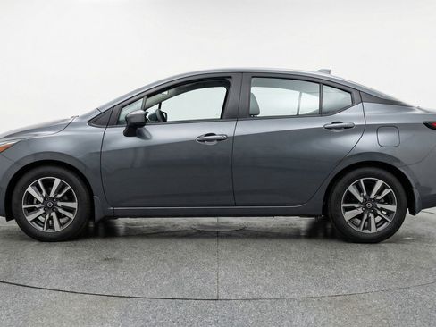 Used 2025 Nissan Versa SV image 5