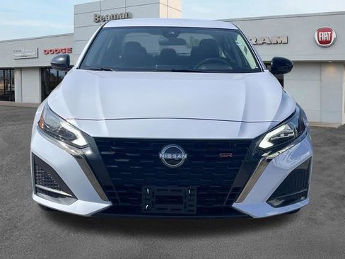 Used 2024 Nissan Altima 2.5 SR FWD image 2