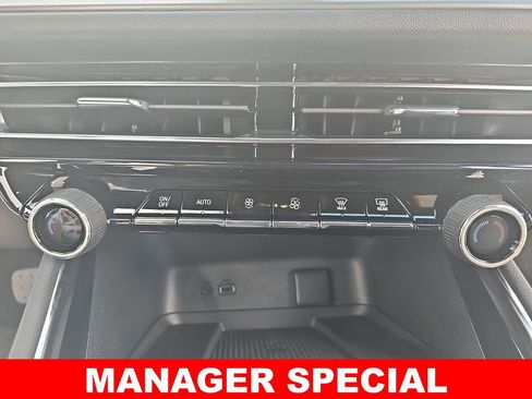 New 2026 Chevrolet Traverse LT image 22