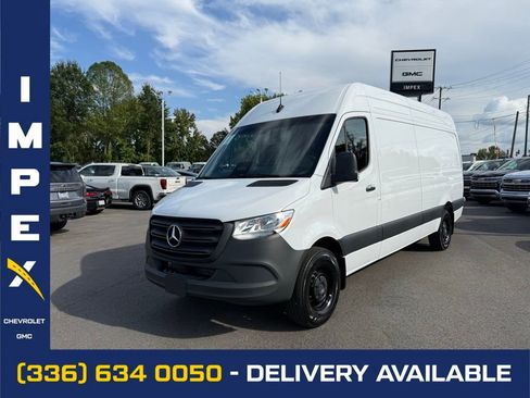 Used 2025 Mercedes-Benz Sprinter 2500 image 1