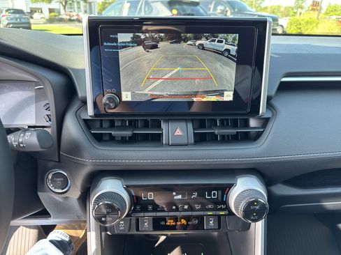 New 2025 Toyota RAV4 XLE w/ Convenience Package AWD/4WD image 20