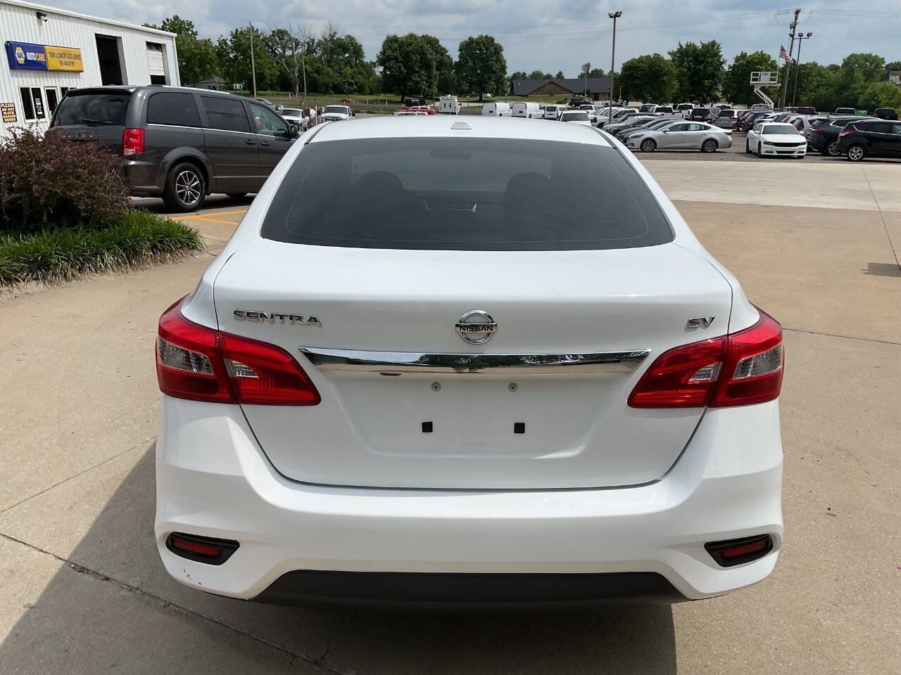 Used 2019 Nissan Sentra SV FWD image 8