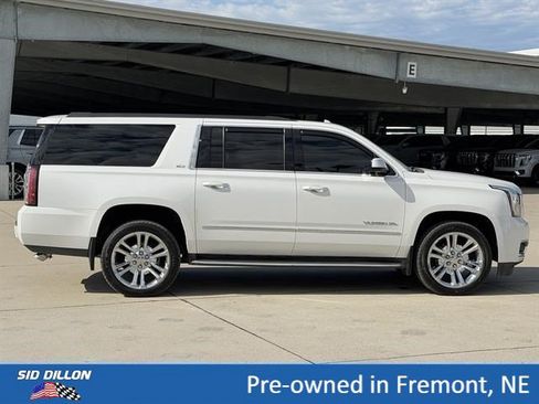 Used 2018 GMC Yukon XL SLT w/ Premium Edition AWD/4WD image 3