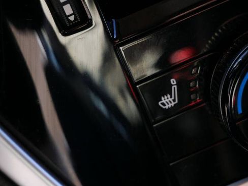 Certified 2024 Nissan Rogue SL image 19