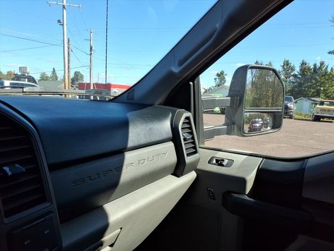 Used 2017 Ford F550 4x4 Regular Cab Super Duty image 19