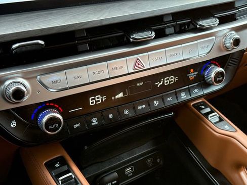 Used 2023 Kia Telluride EX X-Line image 26