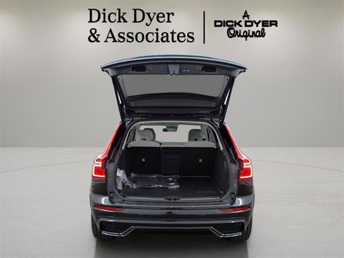 New 2025 Volvo XC60 B5 Ultra w/ Protection Package Premier image 2