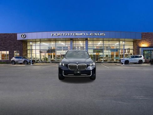 Used 2024 BMW X5 xDrive40i w/ Parking Assistance Package AWD/4WD image 21