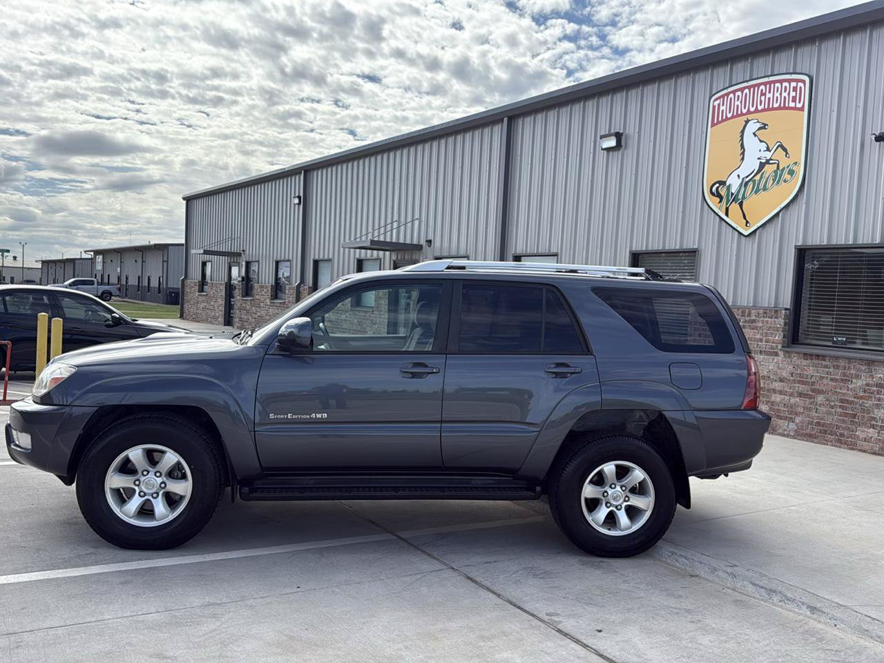 Used 2005 Toyota 4Runner SR5 AWD/4WD image 16