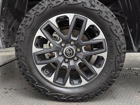 Used 2023 Toyota Tundra Limited image 31