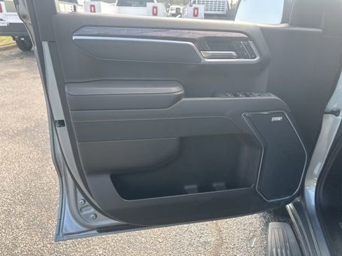 Used 2025 Chevrolet Silverado 1500 LTZ w/ Z71 Off-Road Package image 11