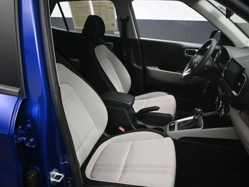 Used 2023 Hyundai Venue SEL FWD image 27