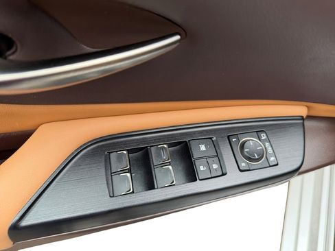 Used 2021 Lexus ES 250 w/ Premium Package image 19