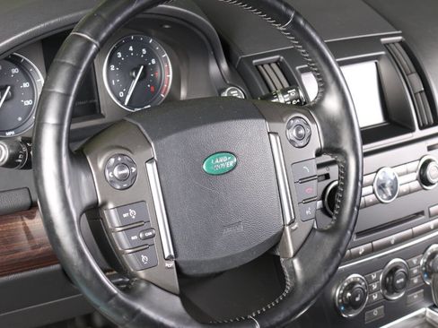 Used 2013 Land Rover LR2 HSE image 28