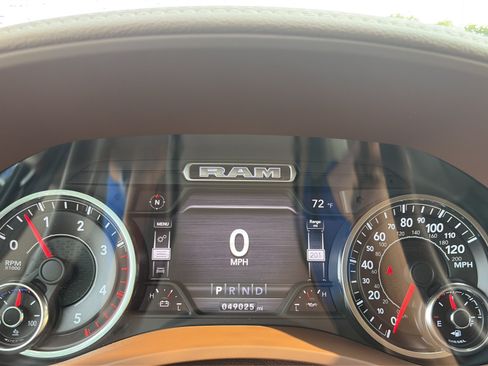 Used 2019 RAM 3500 Laramie AWD/4WD image 12