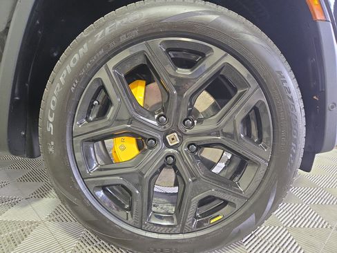 Used 2024 Rivian R1T Adventure AWD/4WD image 11