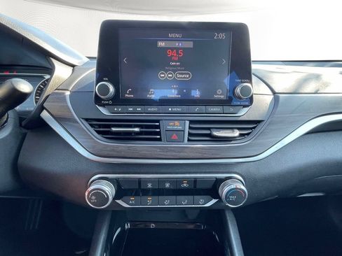 Used 2024 Nissan Altima 2.5 SV FWD image 30