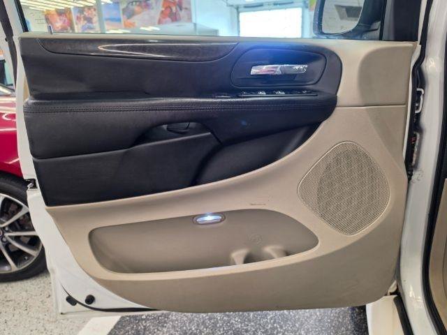 Used 2016 Dodge Grand Caravan SE w/ Quick Order Package 29E SE FWD image 23