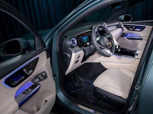 New 2026 Mercedes-Benz GLC 300 image 10