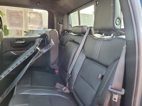 Used 2019 Chevrolet Silverado 1500 High Country image 13