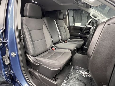 Used 2024 Chevrolet Silverado 2500 Custom w/ Custom Value Package image 4