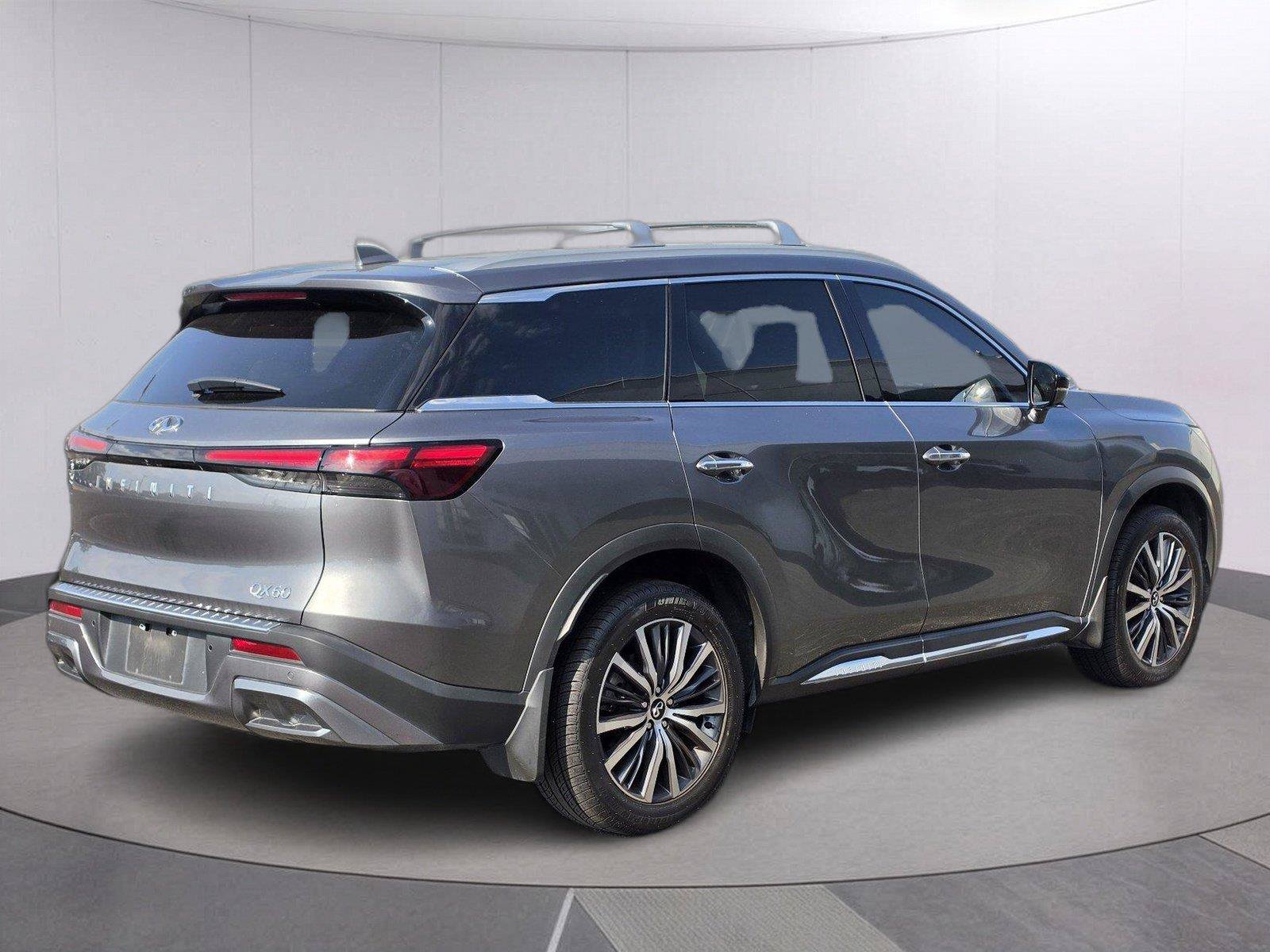 Used 2023 INFINITI QX60 Sensory w/ Vision Package FWD image 5