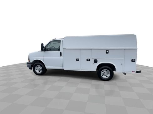 New 2025 Chevrolet Express 3500 w/ Power Convenience Package RWD image 5