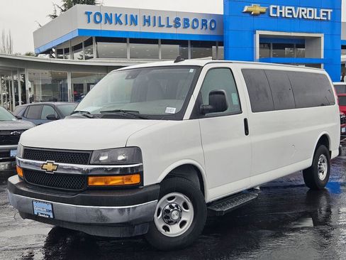 Used 2020 Chevrolet Express 3500 LT w/ LT Preferred Equipment Group image 2