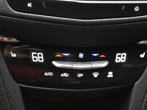 Used 2023 Cadillac XT5 Sportv w/ LPO, Floor Liner Package AWD/4WD image 33