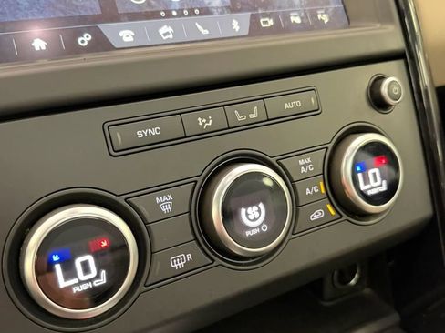 Used 2020 Land Rover Discovery SE AWD/4WD image 50