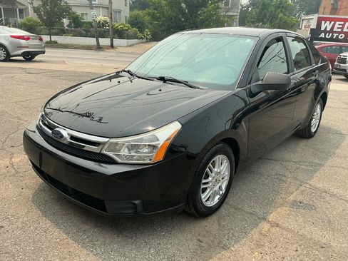 Used 2010 Ford Focus SE FWD image 7