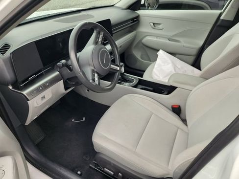 Used 2025 Hyundai Kona SEL image 8
