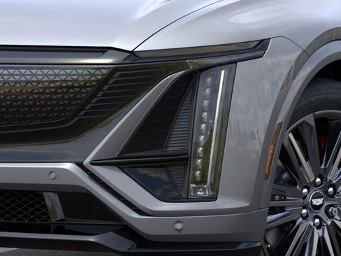 New 2026 Cadillac Lyriq V AWD/4WD image 10
