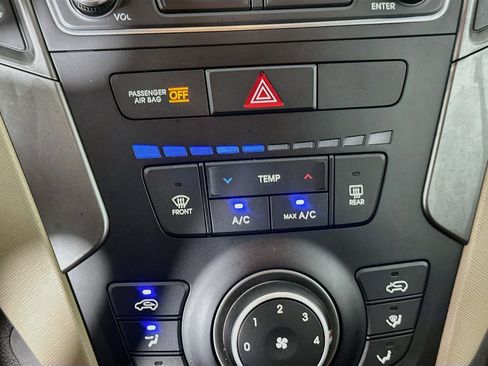 Used 2017 Hyundai Santa Fe Sport FWD image 22