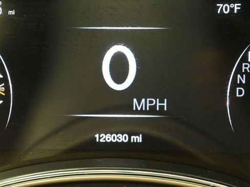 Used 2017 Jeep Grand Cherokee Laredo AWD/4WD image 16