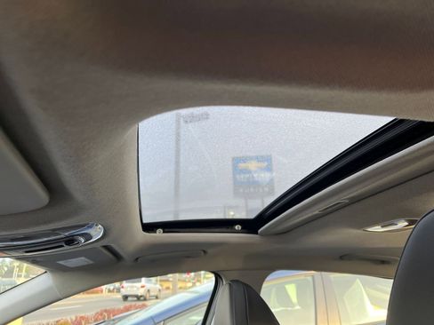 Used 2025 Hyundai Elantra Limited image 31