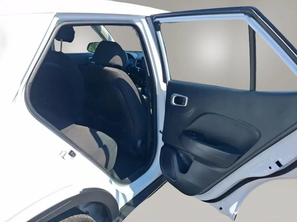 Used 2026 Hyundai Venue SE FWD image 31