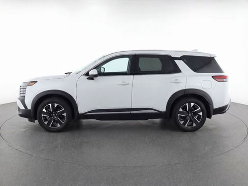 Used 2025 Nissan Kicks SV image 5