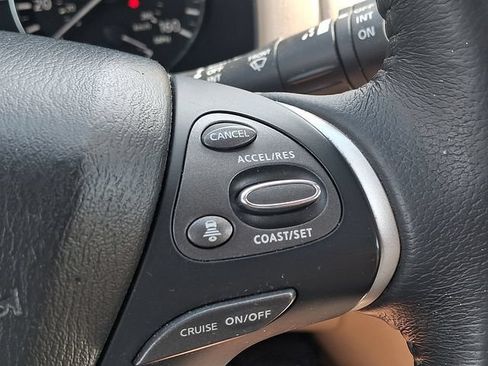 Used 2019 Nissan Pathfinder SL AWD/4WD image 21