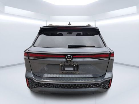 New 2026 Volkswagen Tiguan SE R-Line FWD image 4