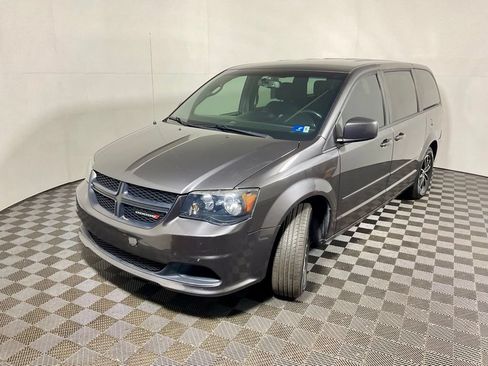 Used 2017 Dodge Grand Caravan SE FWD image 8